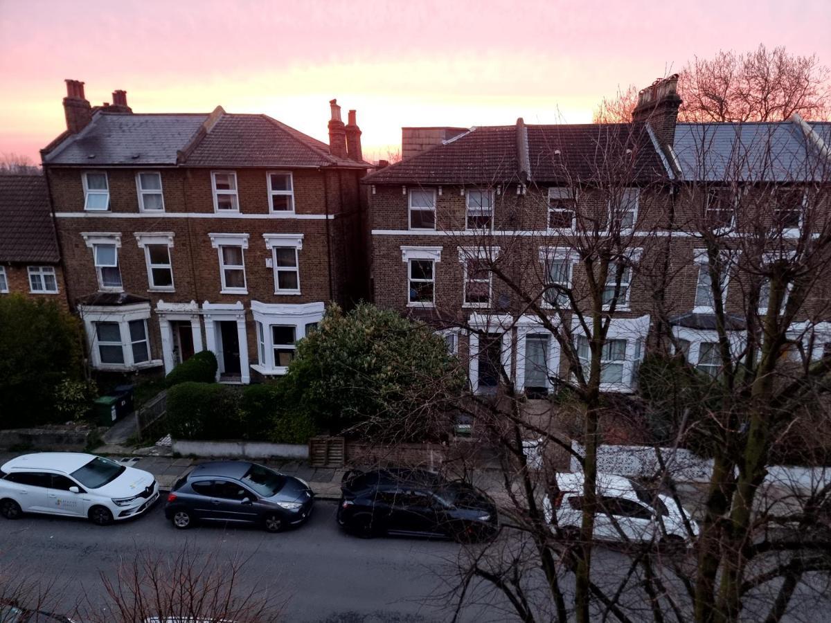 شقة Stylish-Brockley-Entire Place لندن المظهر الخارجي الصورة